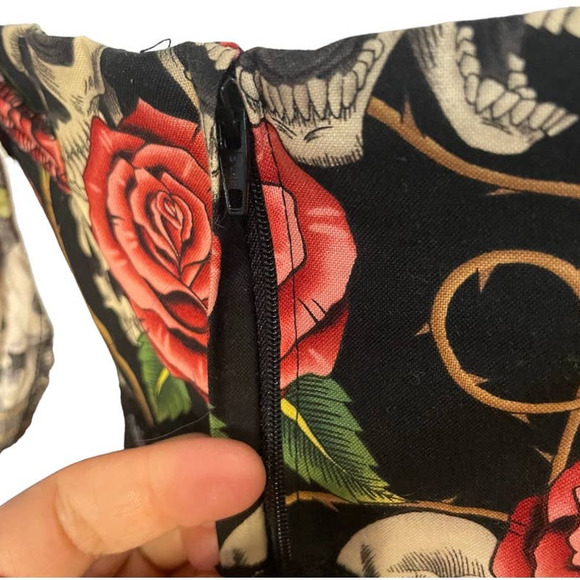 Shrine NWOT Vintage Cocktail Dress Skulls and Roses Print Size M - Picture 10 of 16